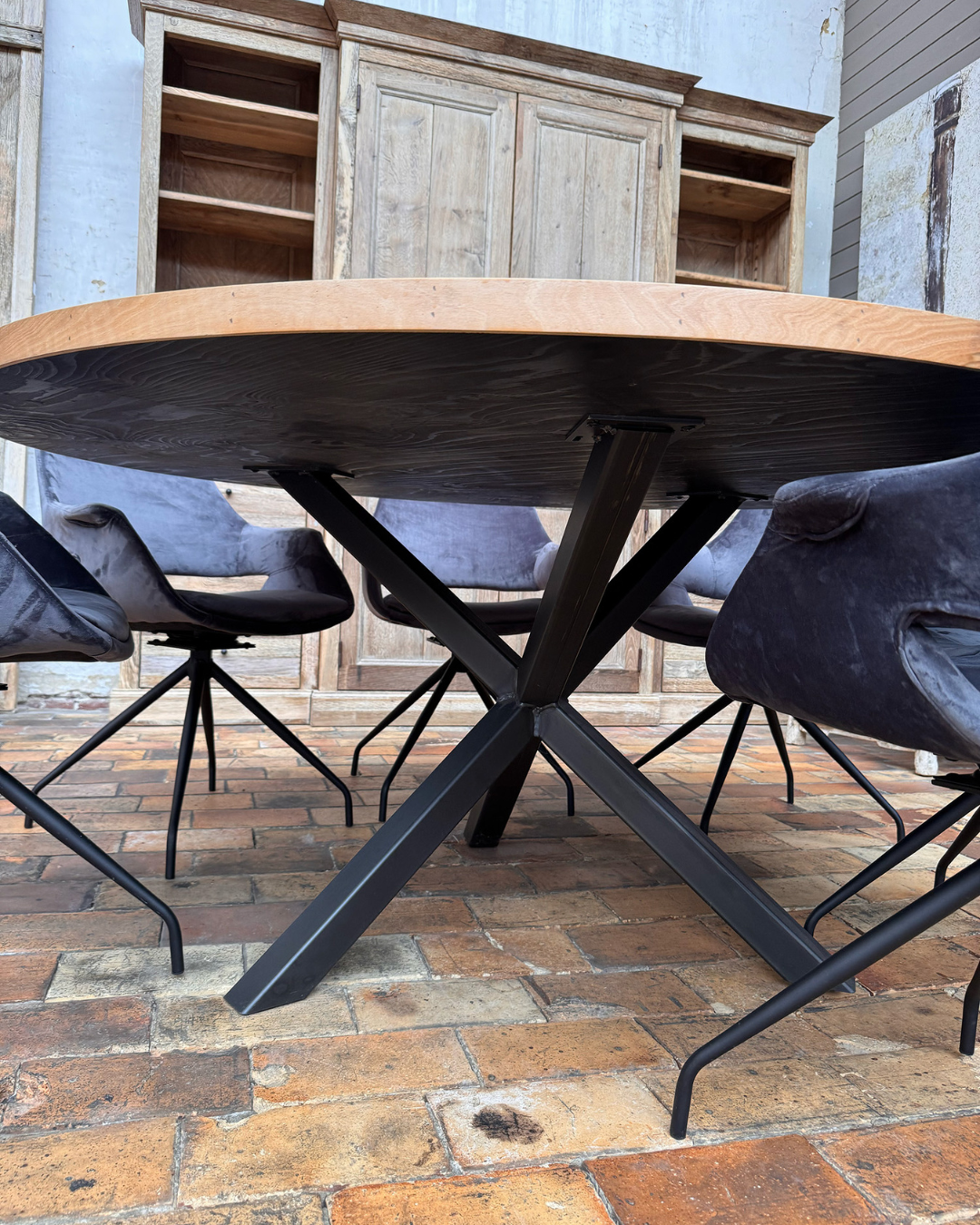 Tafel notelaar (dia 160 cm)