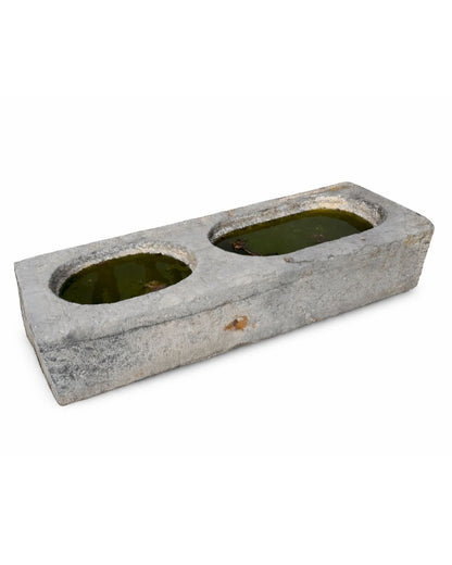 Oude drinkbak (50 x 136 x 29 cm)